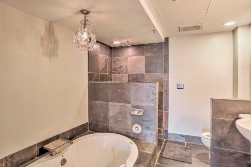 Apartamento Dwtn Condo Walk To Stadiums, Museums, Bars And More