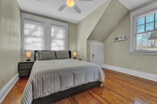 Oakley Square 3br Charmer - Total Walkability Home