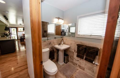 Hostal Small Batch Lodging