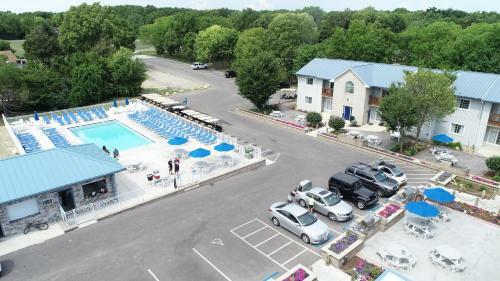 Put-in-bay Poolview Condo #2