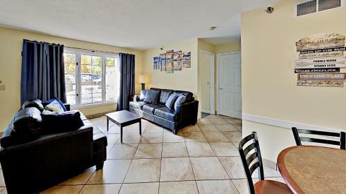 Put-in-bay Poolview Condo #2