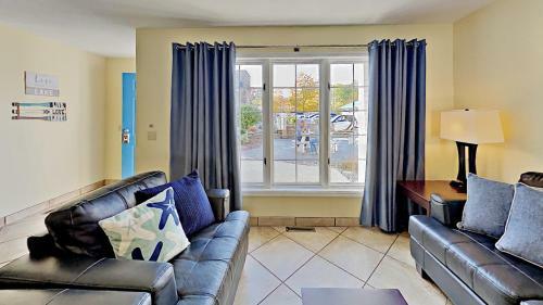 Put-in-bay Poolview Condo #2