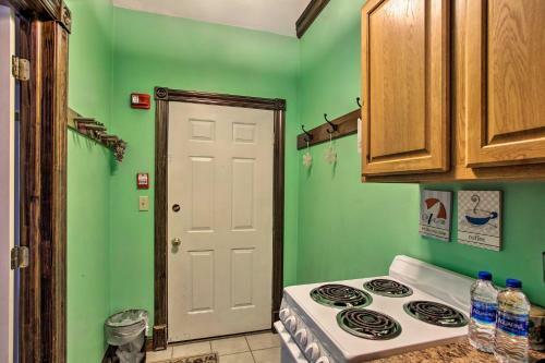 Charming Studio Cottage, Ski-in And Ski-out Access!