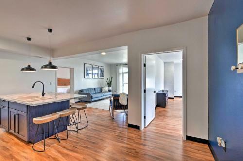 Modern Hideaway With Rooftop Patio And Sweeping Views!
