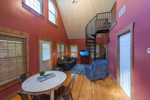 White Pine . Trailside Lodging