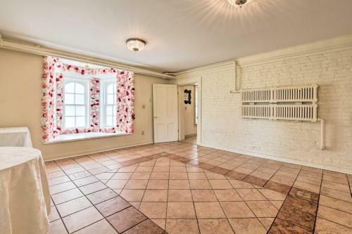 The Henry Manor - Dreamy Victorian Charmer!