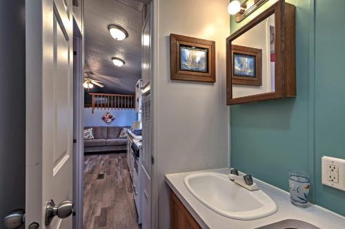 Middle Bass Cabin With Grill And Lagoon Access!