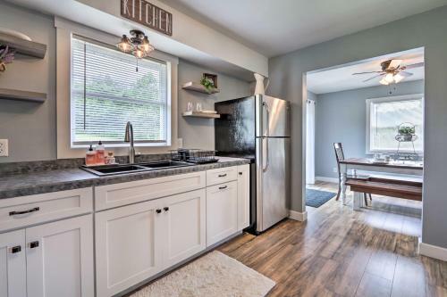 Modern Zanesville Home With Deck And Spacious Yard