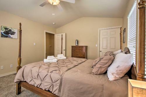 Spacious Townhome, Walk To Lake And Restaurant!