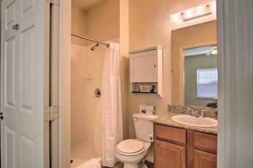 Spacious Townhome, Walk To Lake And Restaurant!