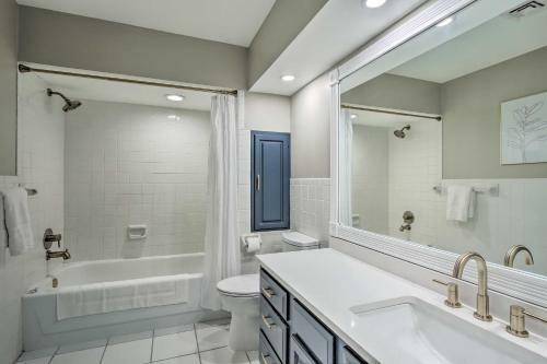 Apartamento Modern Condo At Shangri La Golf, Boat, Fish!