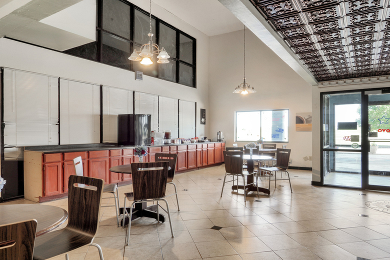 Hotel Lonestar Inn And Suites By Oyo - Erick, Ok
