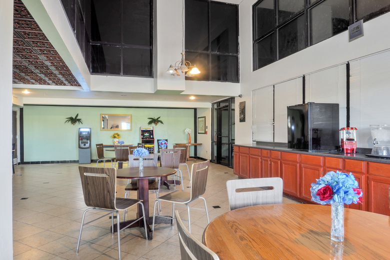 Hotel Lonestar Inn And Suites By Oyo - Erick, Ok