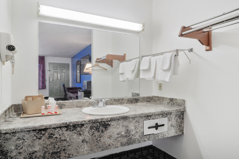 Hotel Lonestar Inn And Suites By Oyo - Erick, Ok