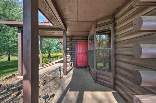 Broken Bow Retreat With Game Room And Hot Tub!