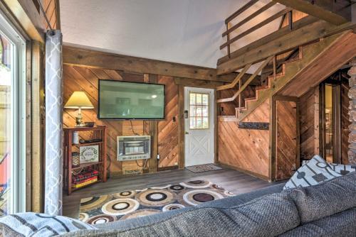 Family Cabin With Deck And Grand Lake Views!
