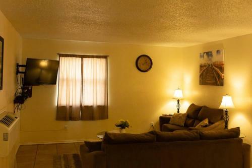 Apartamento Can't Get Closer To Fort Sill Then This!