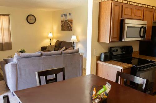 Apartamento Can't Get Closer To Fort Sill Then This!