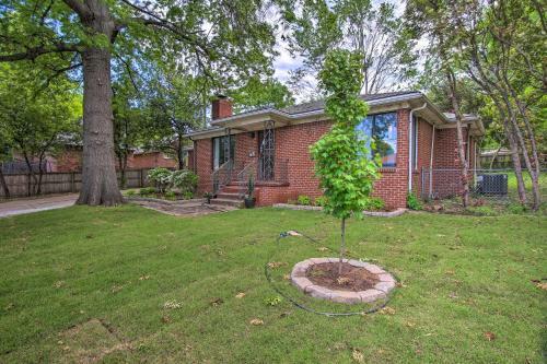 Tulsa Cottage With Yard - 1 Block To Philbrook!