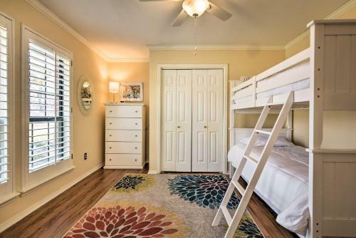 Upscale House With Pool - By Historic Route 66!