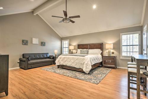 Upscale House With Pool - By Historic Route 66!