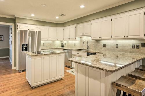 Upscale House With Pool - By Historic Route 66!