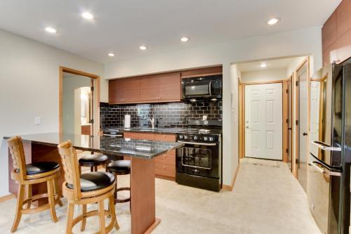 Wall Street Condo #114