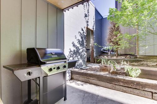Wall Street Condo #114