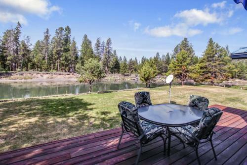 Big River Hideaway