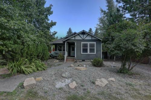 Huckleberry Cottage