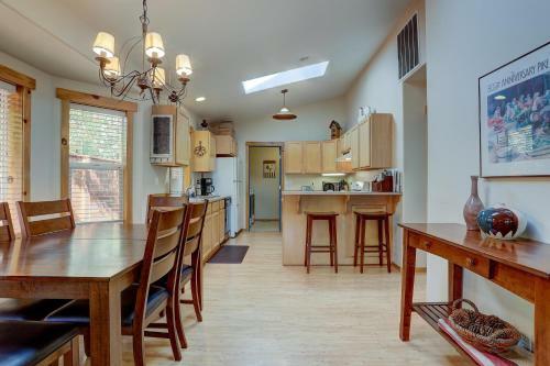 Huckleberry Cottage