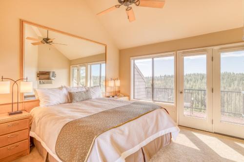 River Ridge Three-bedroom Condos