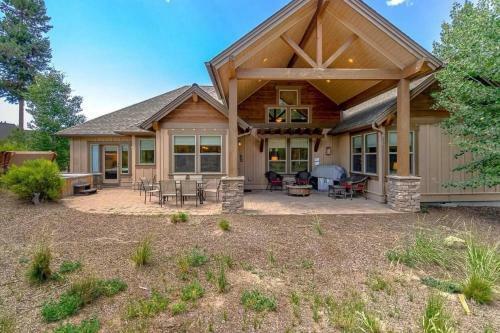 Rendezview Ranch