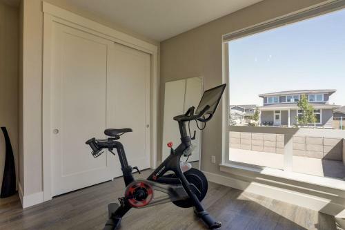 Ruby Peak Spacious & Comfortable Home - 30 Day Minimum Home