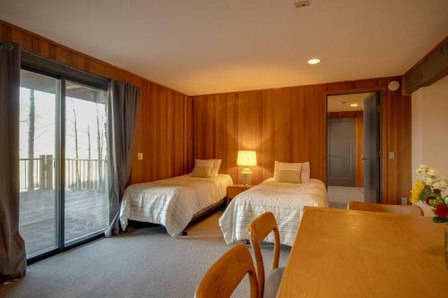 Spring Home 33