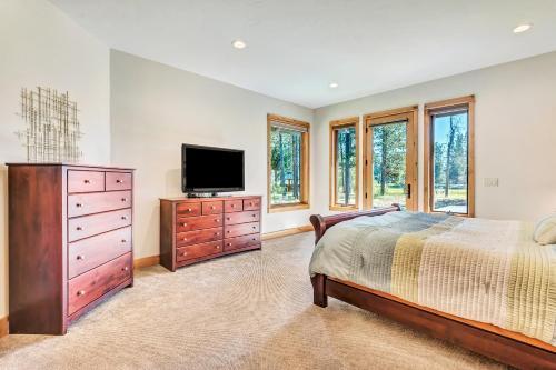 Apartamento New Listing! Duplex On Deschutes River With Hot Tub Duplex