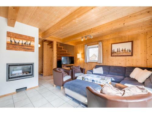 Wooden Chalet In Styria By The Lake