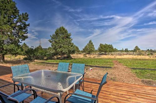 Updated Farmhouse With Deck On Central Oregon Canal!