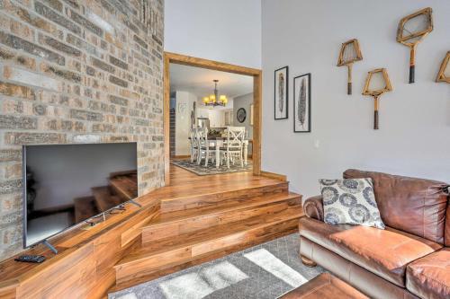Large Sunriver Retreat With Hot Tub Ski And Hike