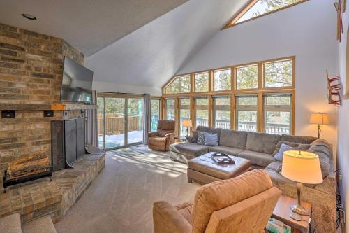 Large Sunriver Retreat With Hot Tub Ski And Hike