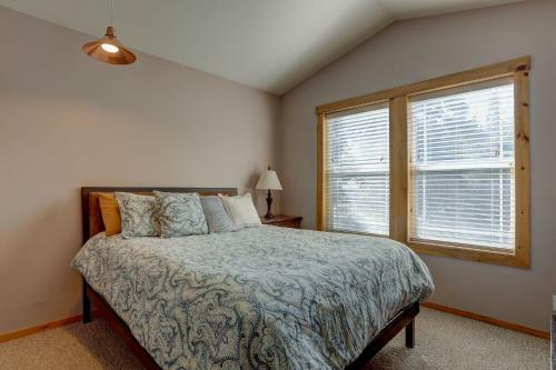 Huckleberry Cottage Home