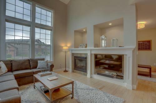 Vantage Point Townhouse
