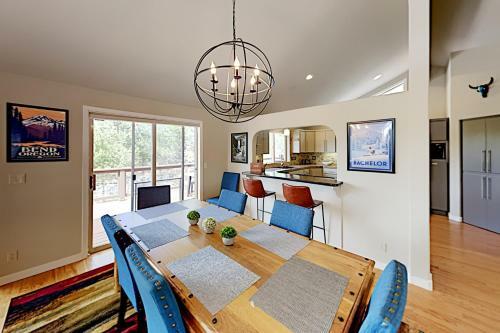 River Meadows Haven - Ac, Deck, Pool - 2,150 Sq Ft Home