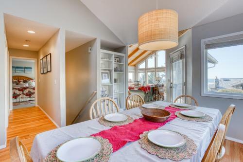 Chapman Point Cannon Beach Home With Hot-tub