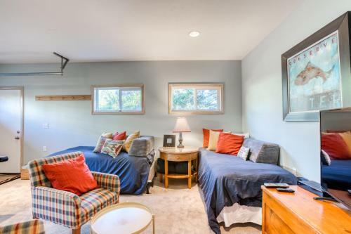 Chapman Point Cannon Beach Home With Hot-tub