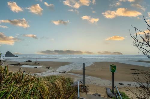 Secluded Cannon Beach Escape