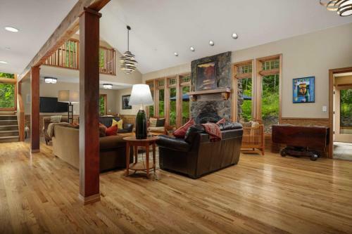 The Brookside Inn Manor