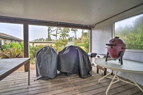 Serenity By The Sea - Chic Oceanfront Home!