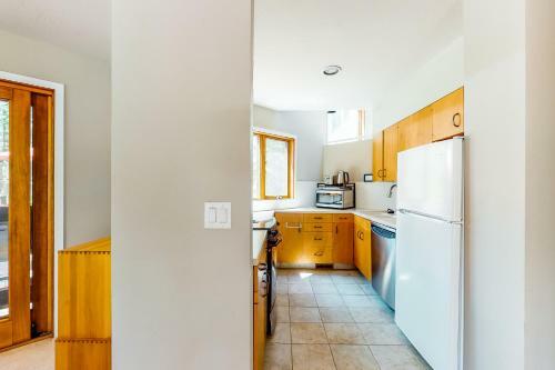 Architect's Masterpiece Black Butte