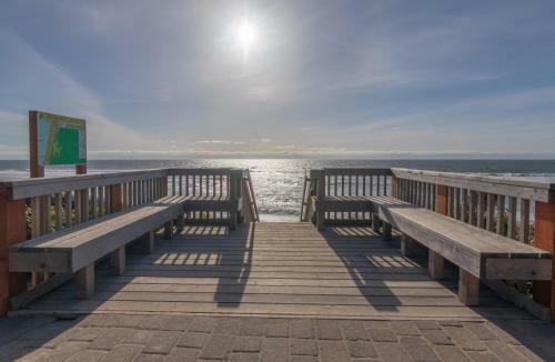 Spyglass Inn